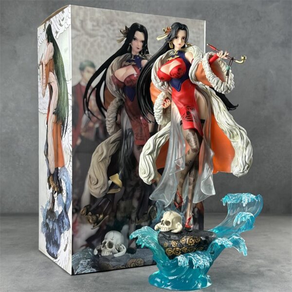 Han Kuke, the empress in traditional Chinese cheongsam - Image 2