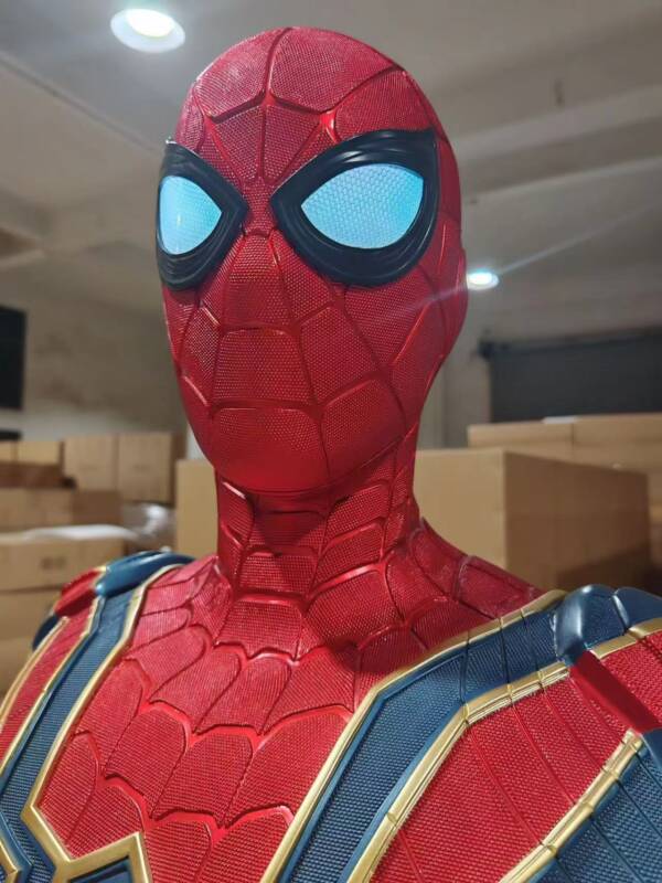 Web Hero Spider-Man 1: 1 Full Body Action Figure Sculpture, Luminous Model, Home and Living Room Decor, Floor Standing Large Piece - 图片 4