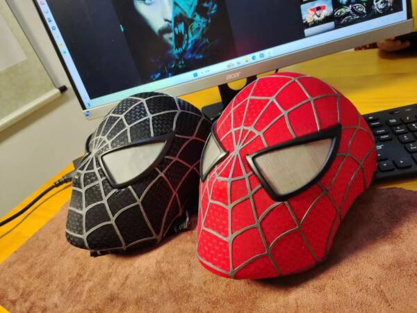 The original Spider-Man mask was handmade by Tobey Maguire using silk threads. - 图片 7